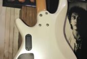 GITAR IBANEZ ORIGINAL (BEKAS – LIKE NEW)! 🎸