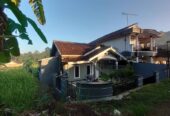 Rumah Beserta Sawah Dengan Panorama Alam Yang Indah
