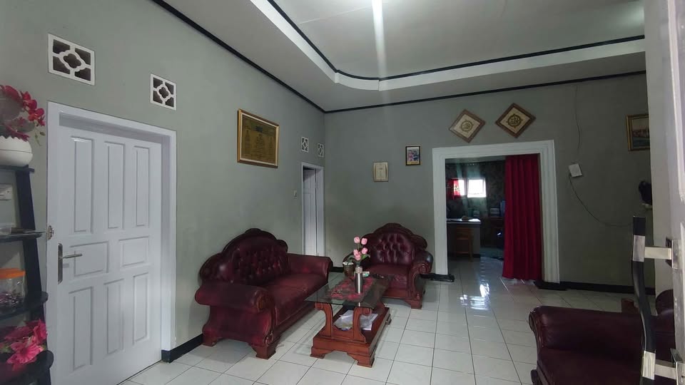 Rumah Beserta Sawah Dengan Panorama Alam Yang Indah