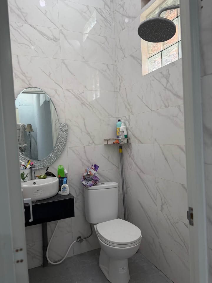 Di Jual 2 KT 2 KM – Rumah