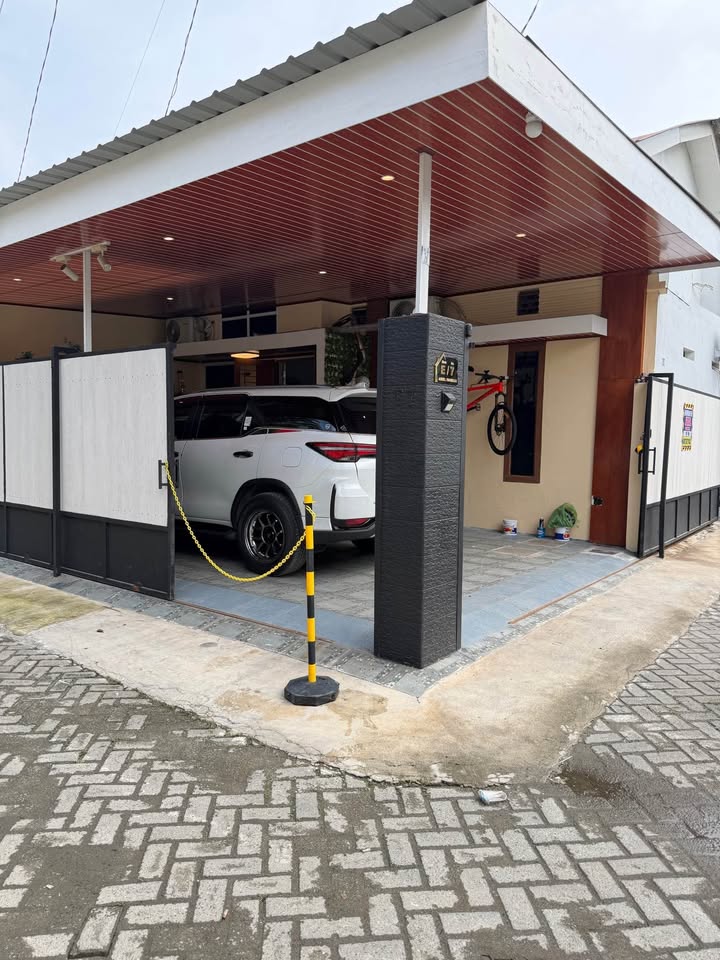 Di Jual 2 KT 2 KM – Rumah