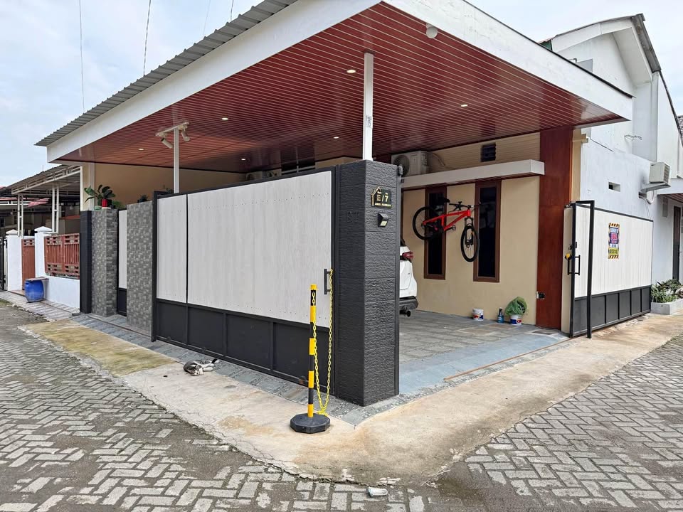 Di Jual 2 KT 2 KM – Rumah