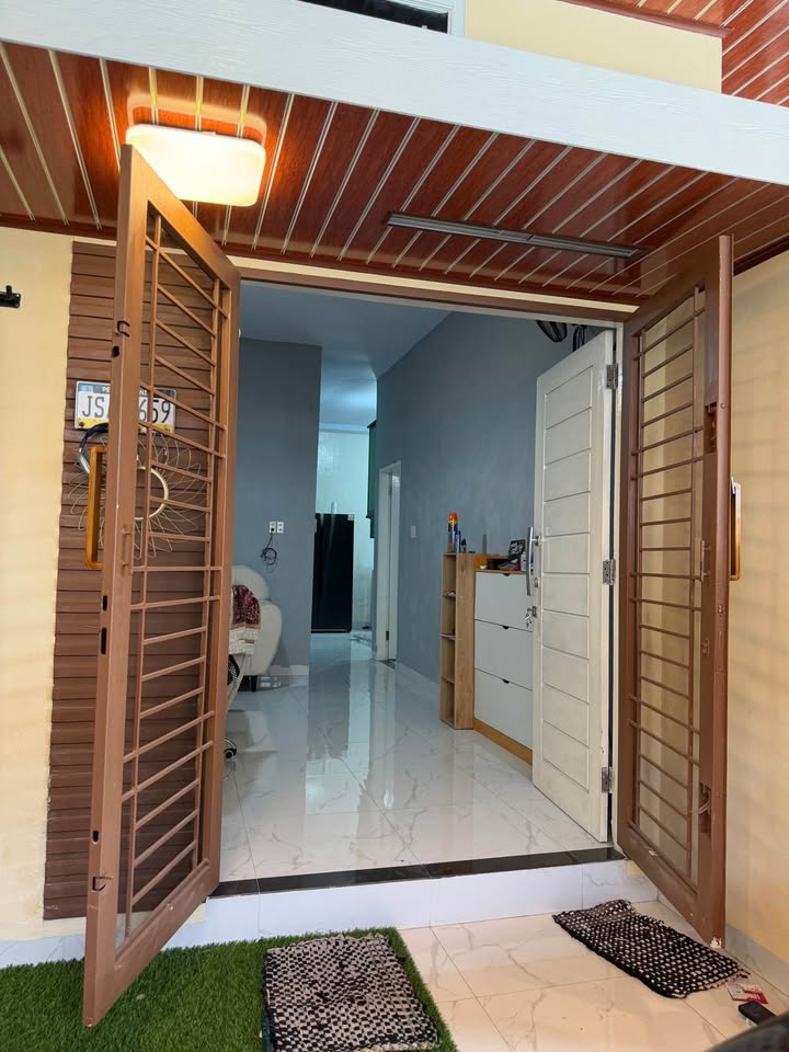 Di Jual 2 KT 2 KM – Rumah