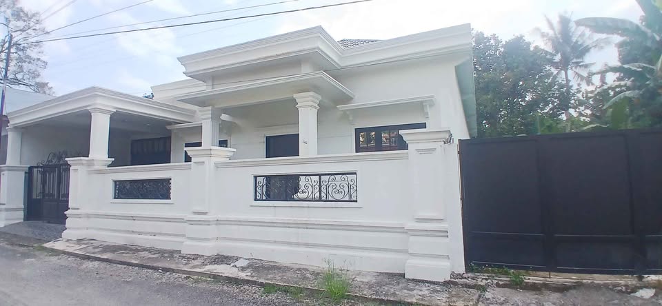 Di Jual 4 KT 3 KM – Rumah