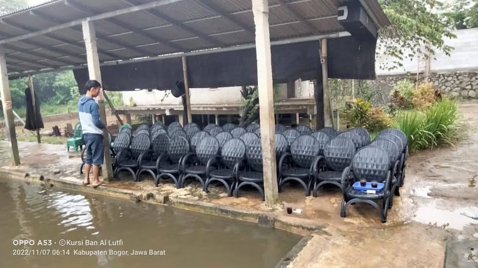 Di jual kursi pemancingan dari Ban