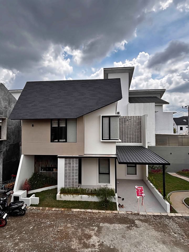 3 KT 2 KM – Rumah. Hunian dengan konsep Private yang memberikan rasa aman dan nyaman.