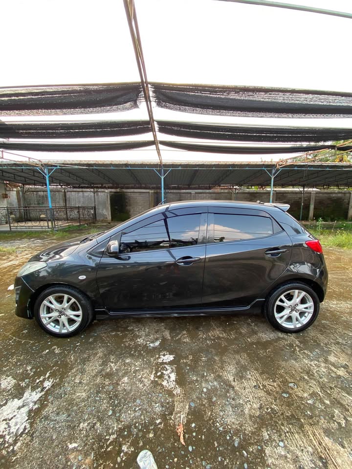 Di Jual 2010 mobil Mazda 2