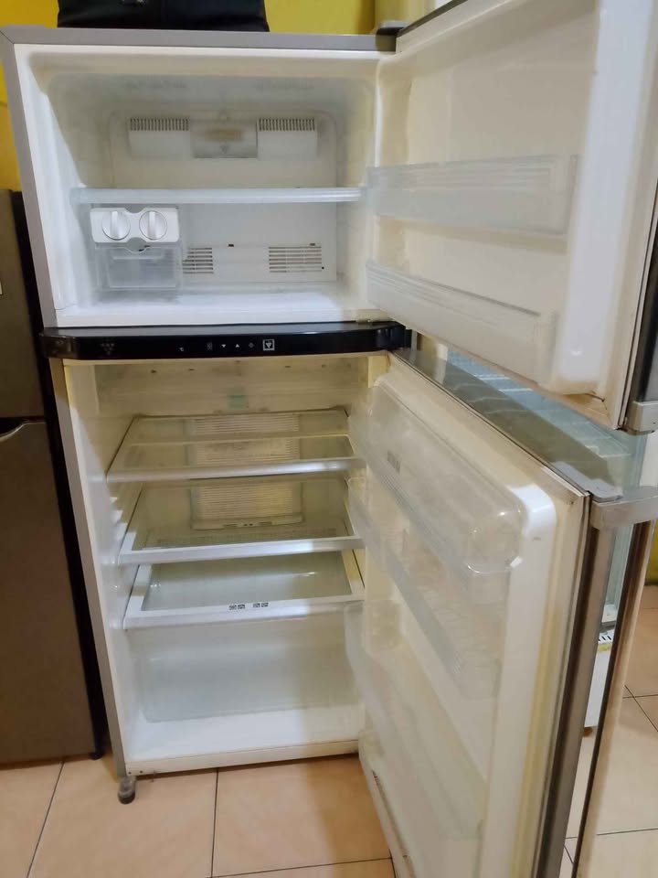 Kulkas 2 pintu jumbo SHARP