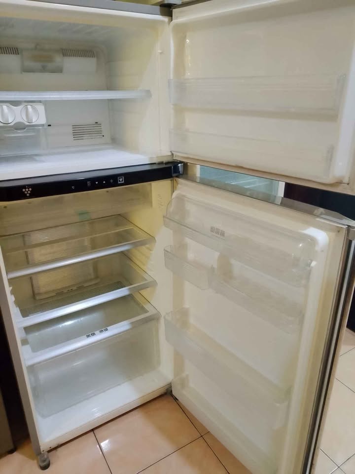 Kulkas 2 pintu jumbo SHARP