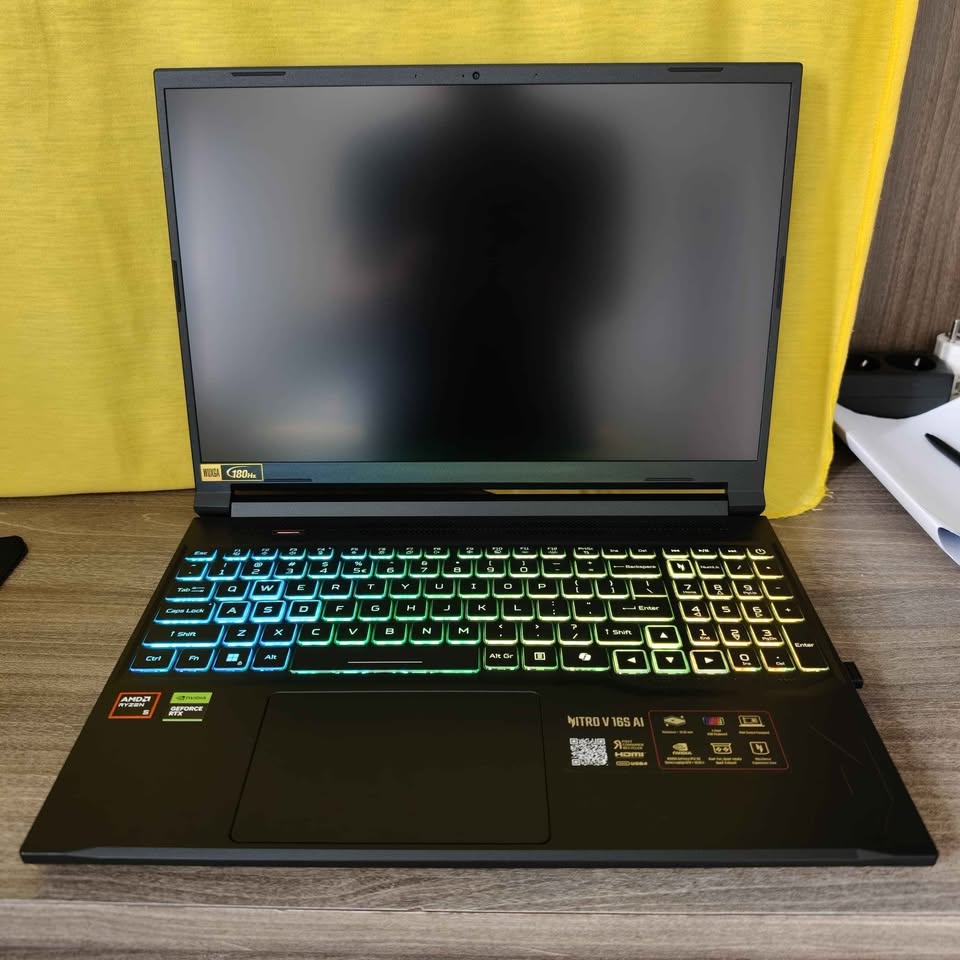 Laptop Acer Nitro V 16 S AI RTX 5050