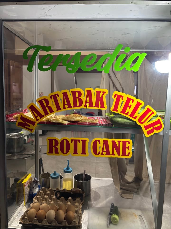 Tersedia makanan : – Martabak Telur – Roti Cane – Sate Padang – Sate Kacang