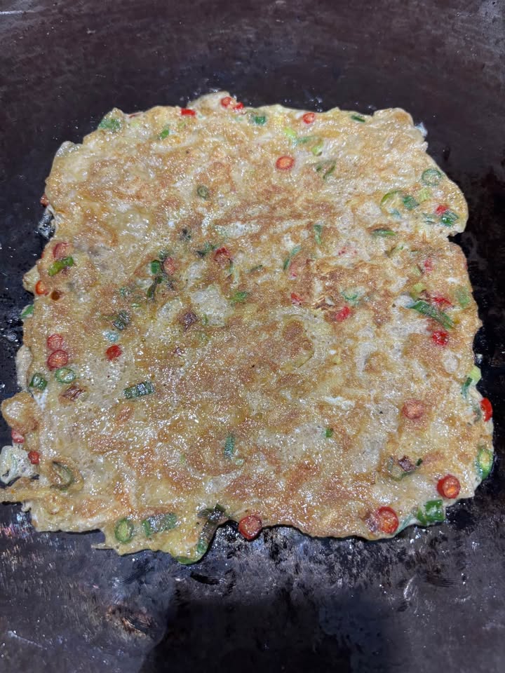 Tersedia makanan : – Martabak Telur – Roti Cane – Sate Padang – Sate Kacang