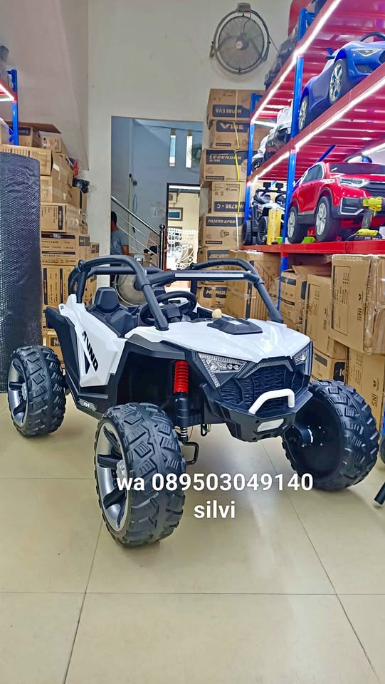 Mainan Mobilan Aki Jeep Anak Ban Karet