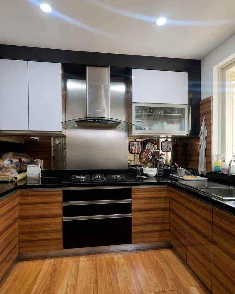 Dijual Rumah Hunian Premium Halaman Luas Sangat Terawat !!Luas tanah 400 an