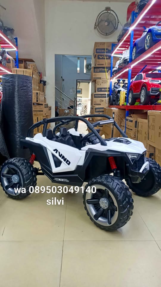 Mainan Mobilan Aki Jeep Anak Ban Karet