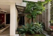 Dijual Rumah Hunian Premium Halaman Luas Sangat Terawat !!Luas tanah 400 an