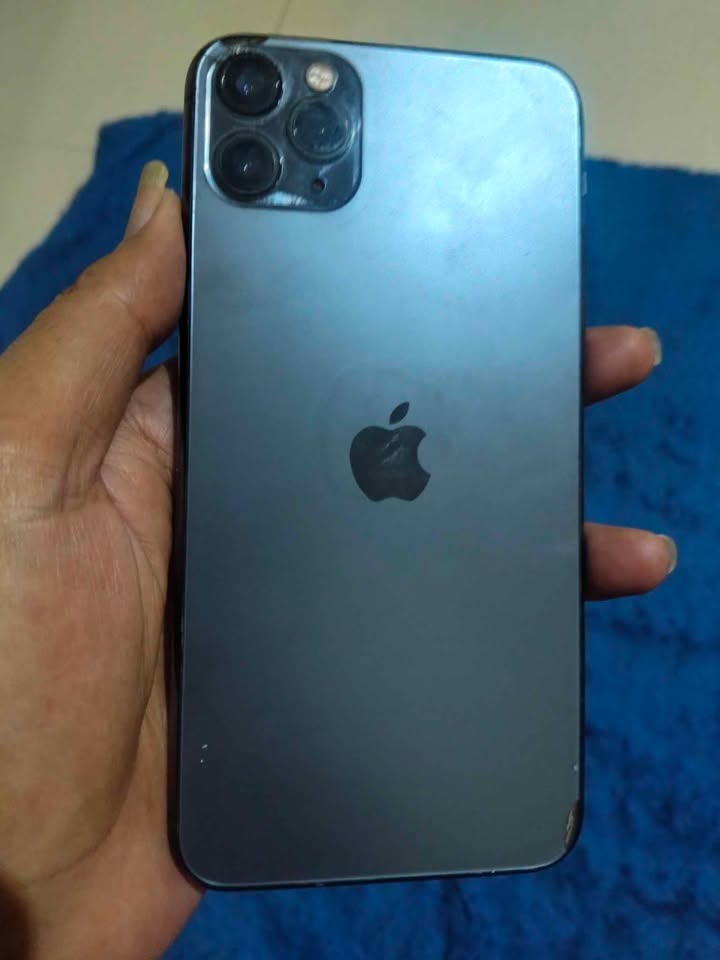 Ip 11 Pro max 256 all operator anti blokir pemakaian sudah sangat lama ios terbaru Minus sesuai foto