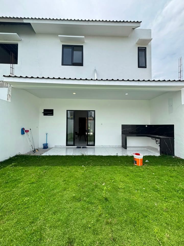 (FREE SEMUA BIAYA ALL IN DAN KITCHEN SET) Rumah mewah dan strategis di setia budi