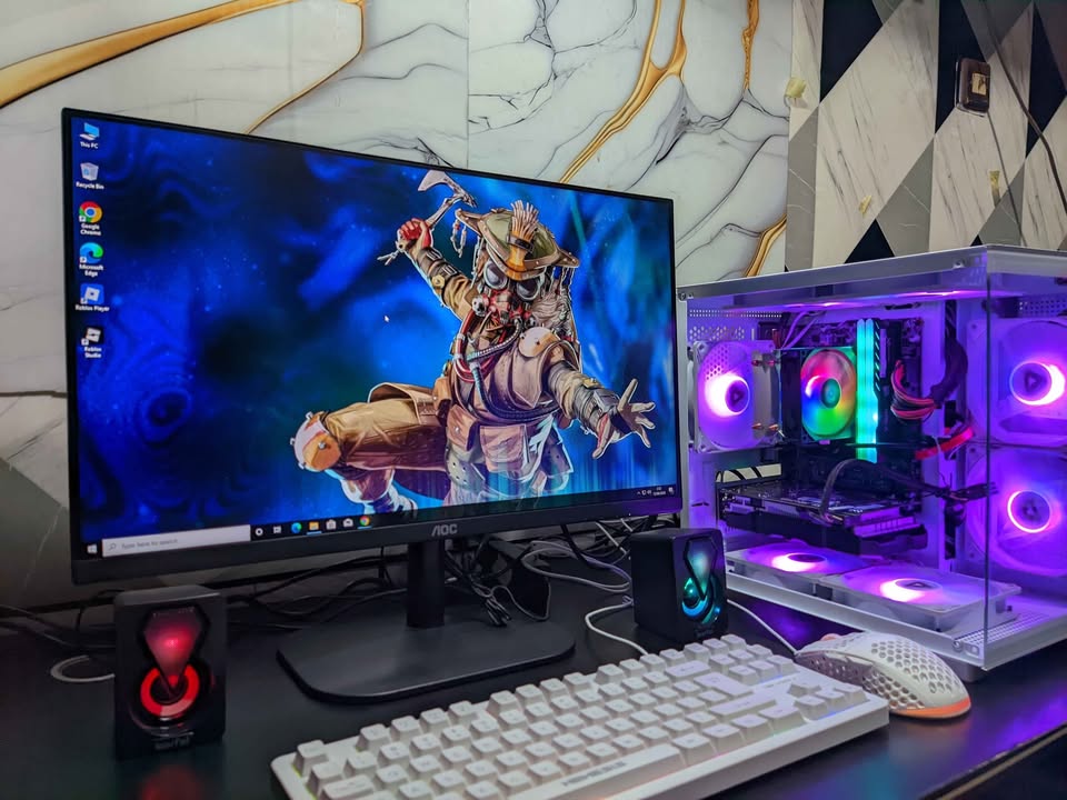 PC GAMING EDITING • I7 7700 • 16GB RAM • 256GB SSD • 2TB HARDISK • RADEON RX 580 • LAYAR 24INCH