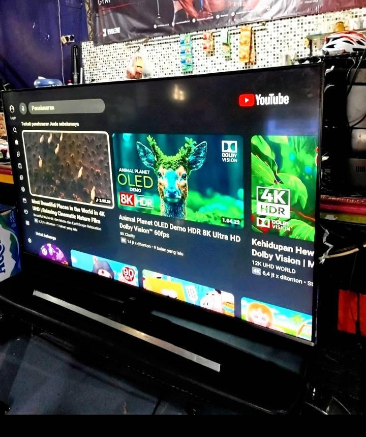 TV Smart 4K 55″Samsung Crystal UHD Bluotooth.Dolby Stereo surrnd dts Kondisi Bagus Mulus