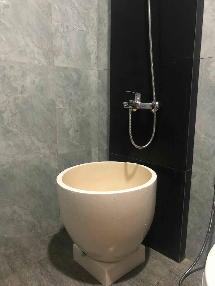 Bak mandi tipe mangkuk material terazzo murni