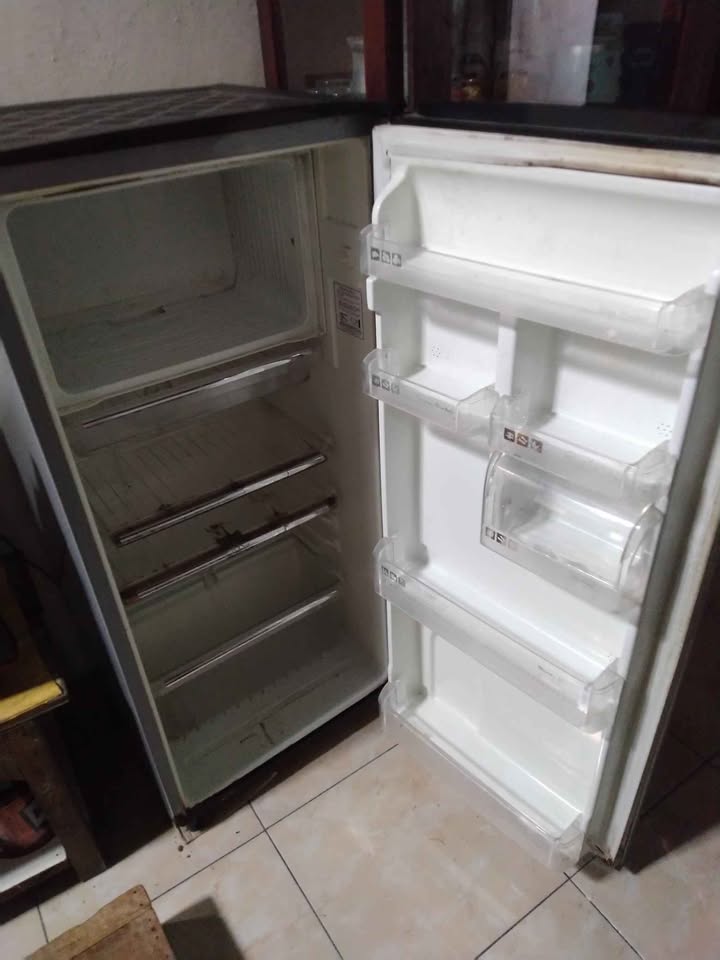 Kulkas polytron PR-189 Murah
