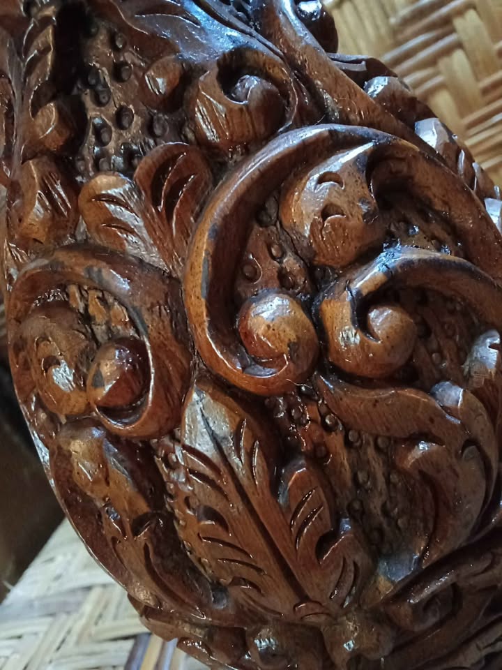 Vas Bunga Vintage Ukiran Kayu Jati