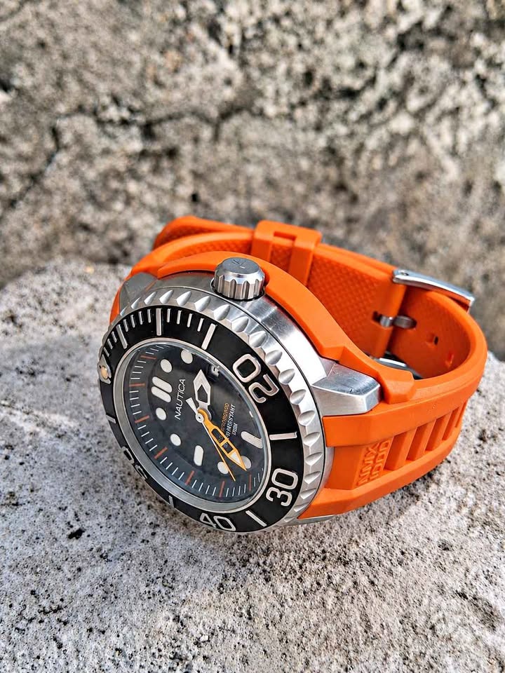 Nautica NMX 1000 Solar Powered