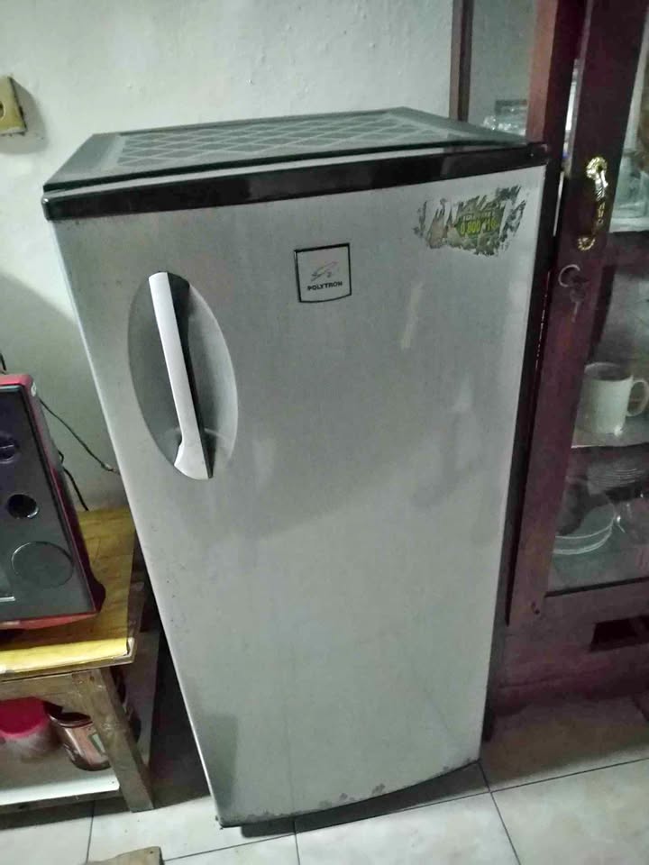 Kulkas polytron PR-189 Murah