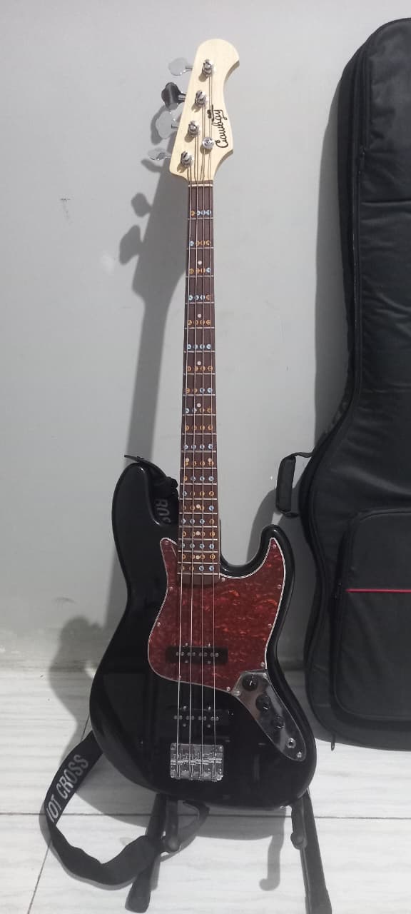 Gitar Jazz Bass merk COWBOY