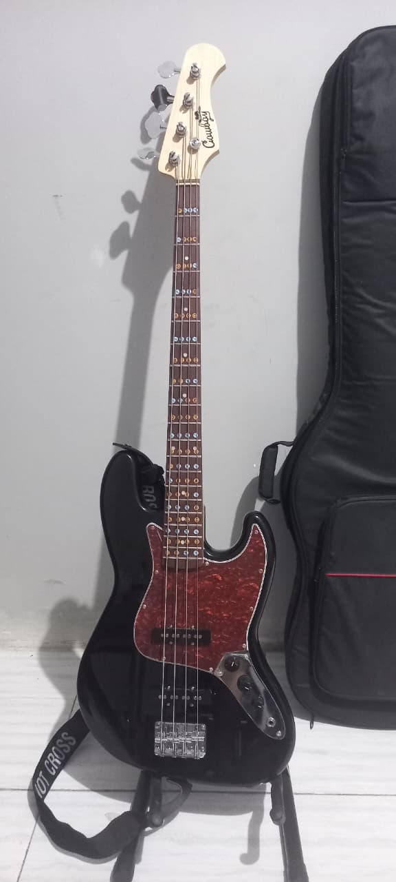 Gitar Jazz Bass merk COWBOY